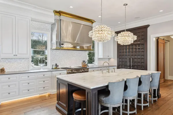 $8,250,000 | 4750 Baycliffe Drive, Excelsior, MN 55331