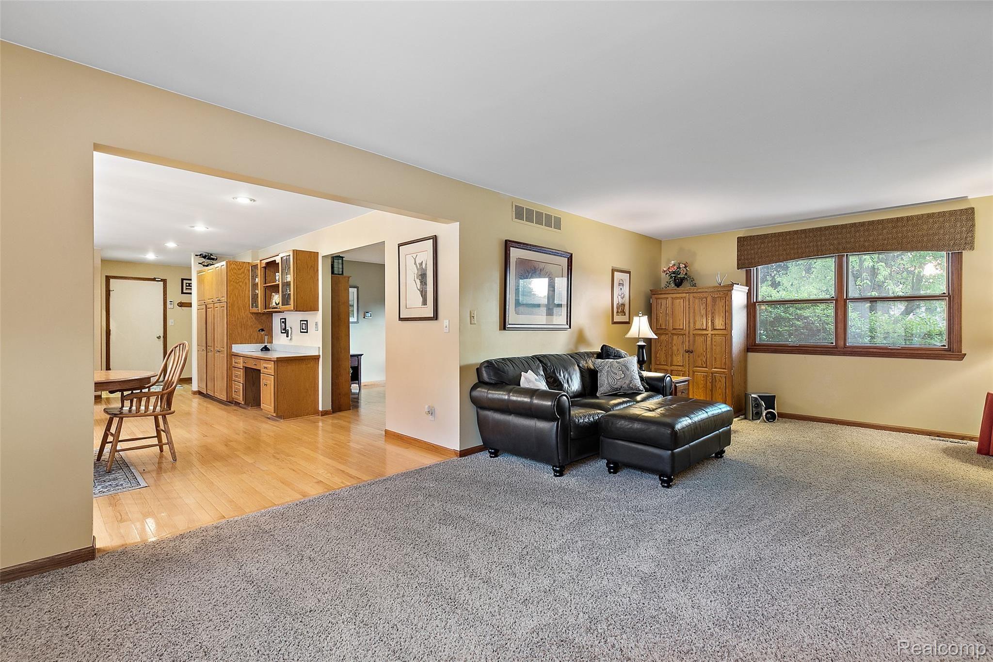61576 Spring Circle Trail Washington, MI 48094 - Photo 8 of 45 61576 Spring Circle-29.jpg