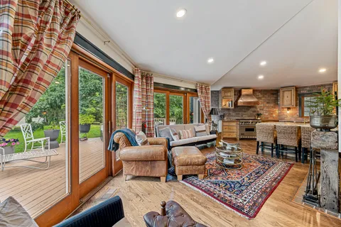 $799,000 | 1494 Oakwood Avenue, Highland Park, IL 60035