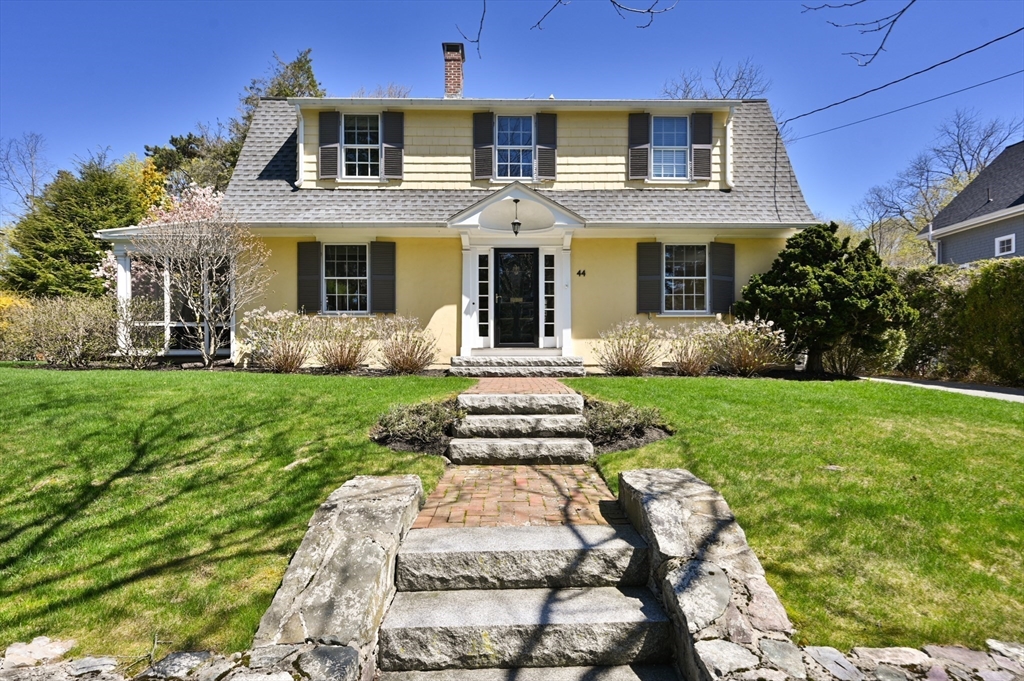 44 Bellevue Road Swampscott, MA 01907 - Photo 3 of 41