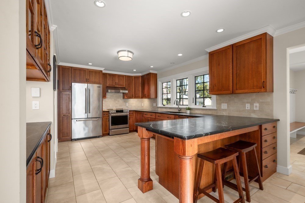 44 Bellevue Road Swampscott, MA 01907 - Photo 8 of 41