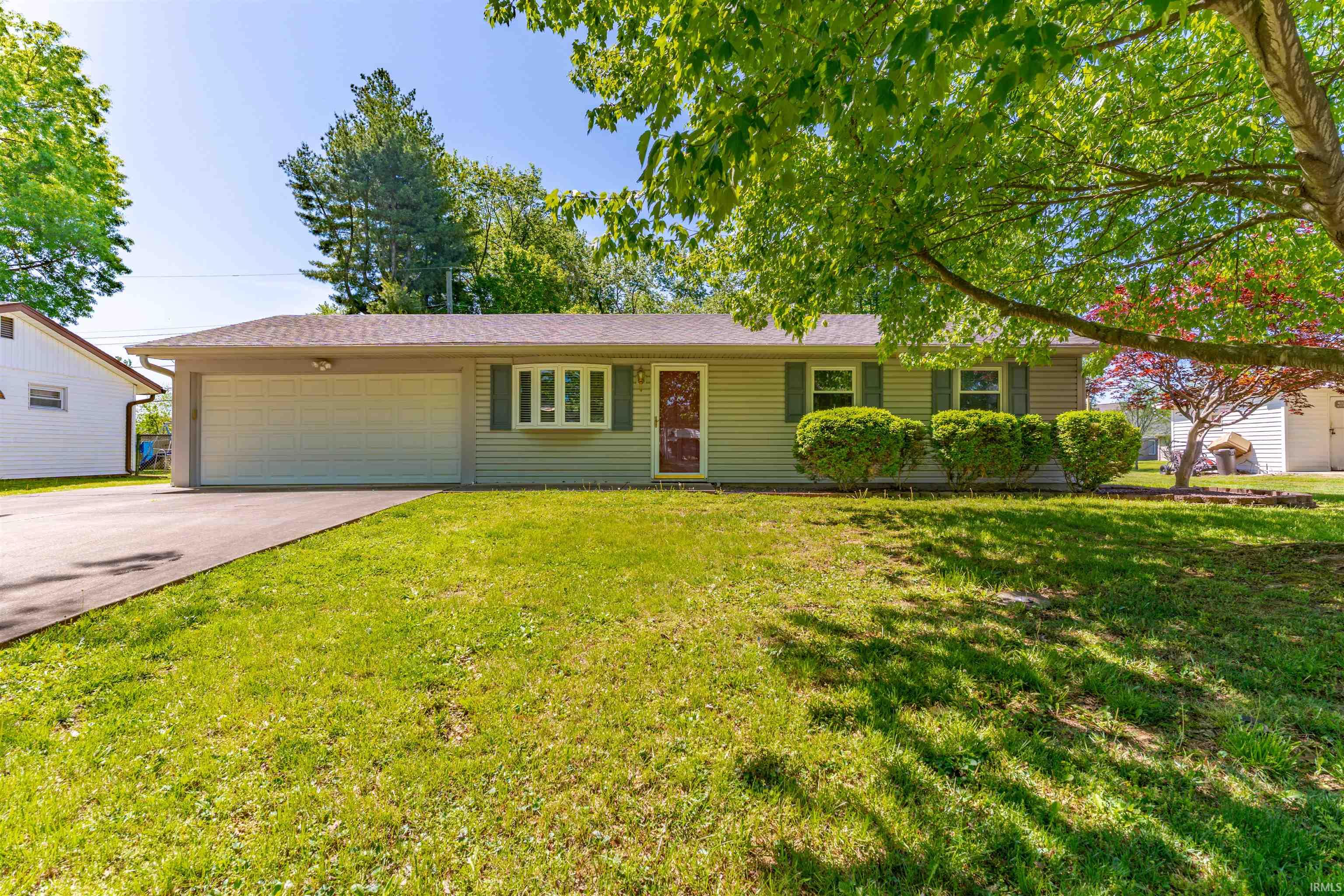 2424 Lexington Road Evansville, IN 47720 - Photo 1 of 35 Gallery Image 1