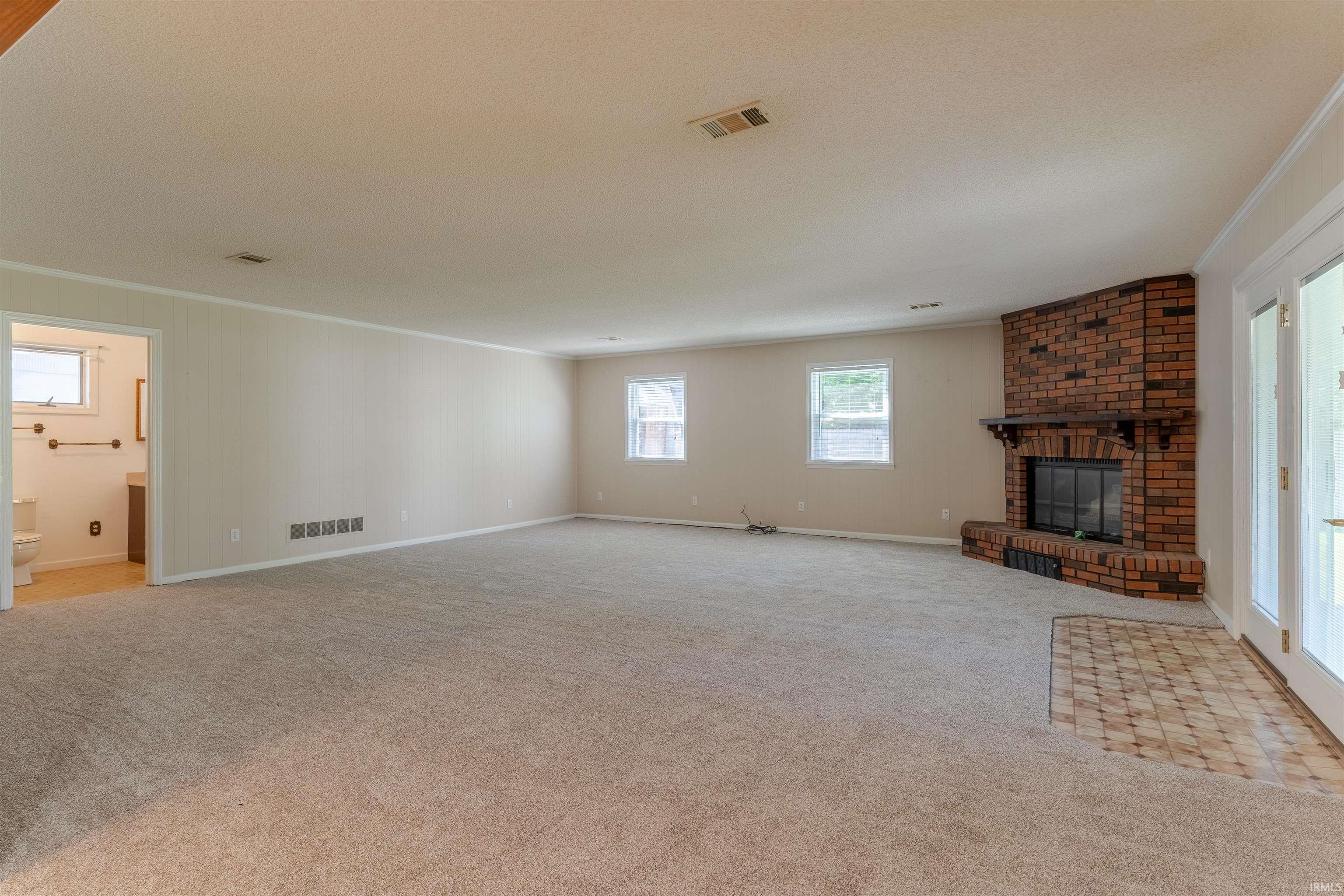 2424 Lexington Road Evansville, IN 47720 - Photo 11 of 35 Gallery Image 11