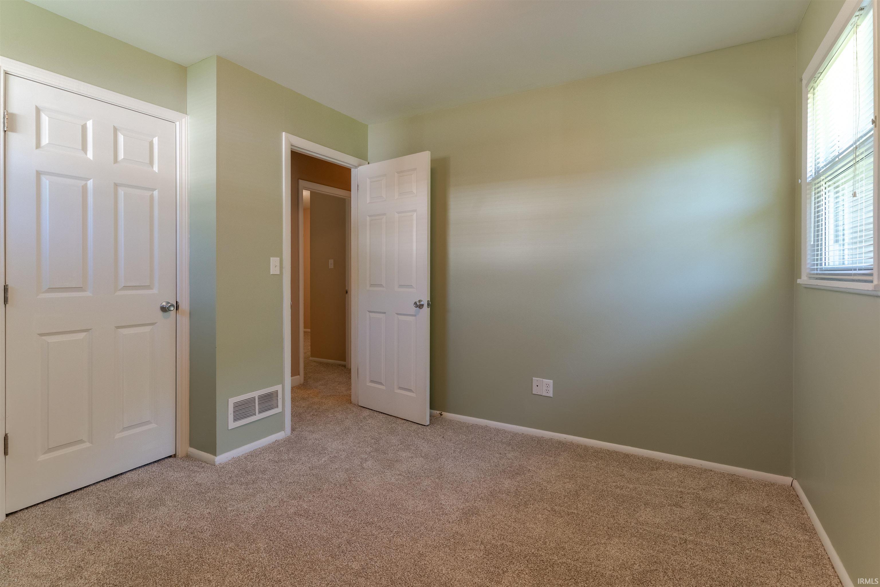 2424 Lexington Road Evansville, IN 47720 - Photo 21 of 35 Gallery Image 21