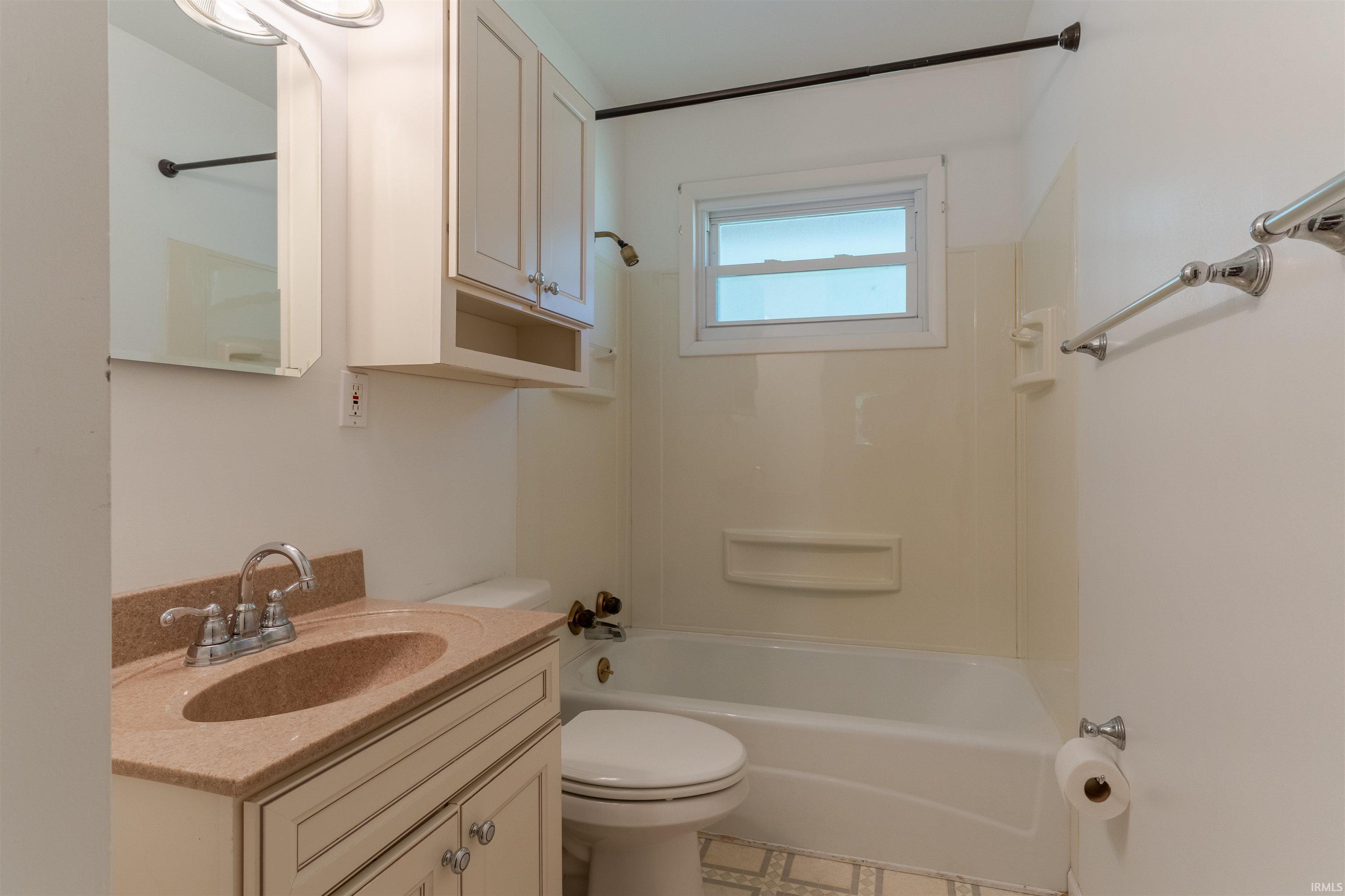 2424 Lexington Road Evansville, IN 47720 - Photo 25 of 35 Gallery Image 25