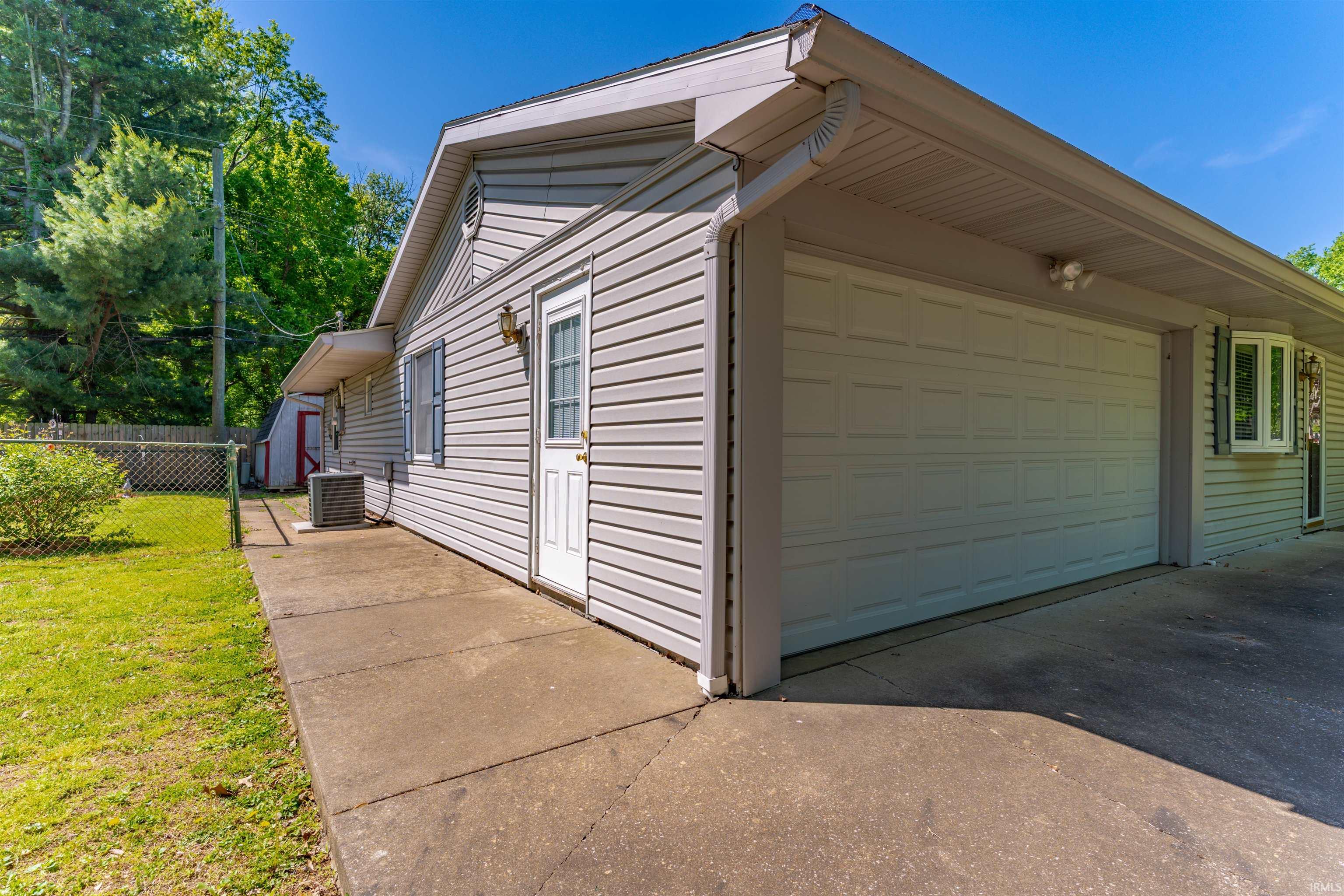 2424 Lexington Road Evansville, IN 47720 - Photo 34 of 35 Gallery Image 34