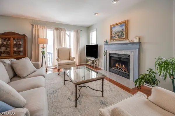 $374,900 | 1 Pinehurst Drive, Washington, NJ 07882