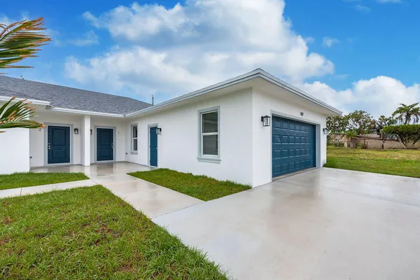 $2,700 | 502 Northwest 13th Avenue, Unit 1, Boynton Beach, FL 33435