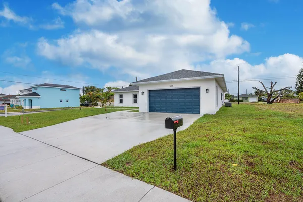 $2,700 | 502 Northwest 13th Avenue, Unit 1, Boynton Beach, FL 33435