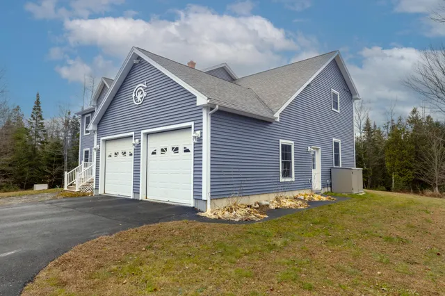 $639,900 | 183 Skyline Road, Bangor, ME 04401