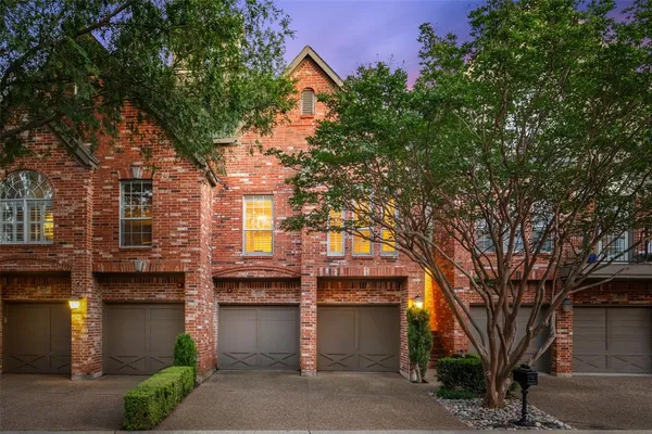 $559,000 | 4133 Towne Green Circle, Addison, TX 75001