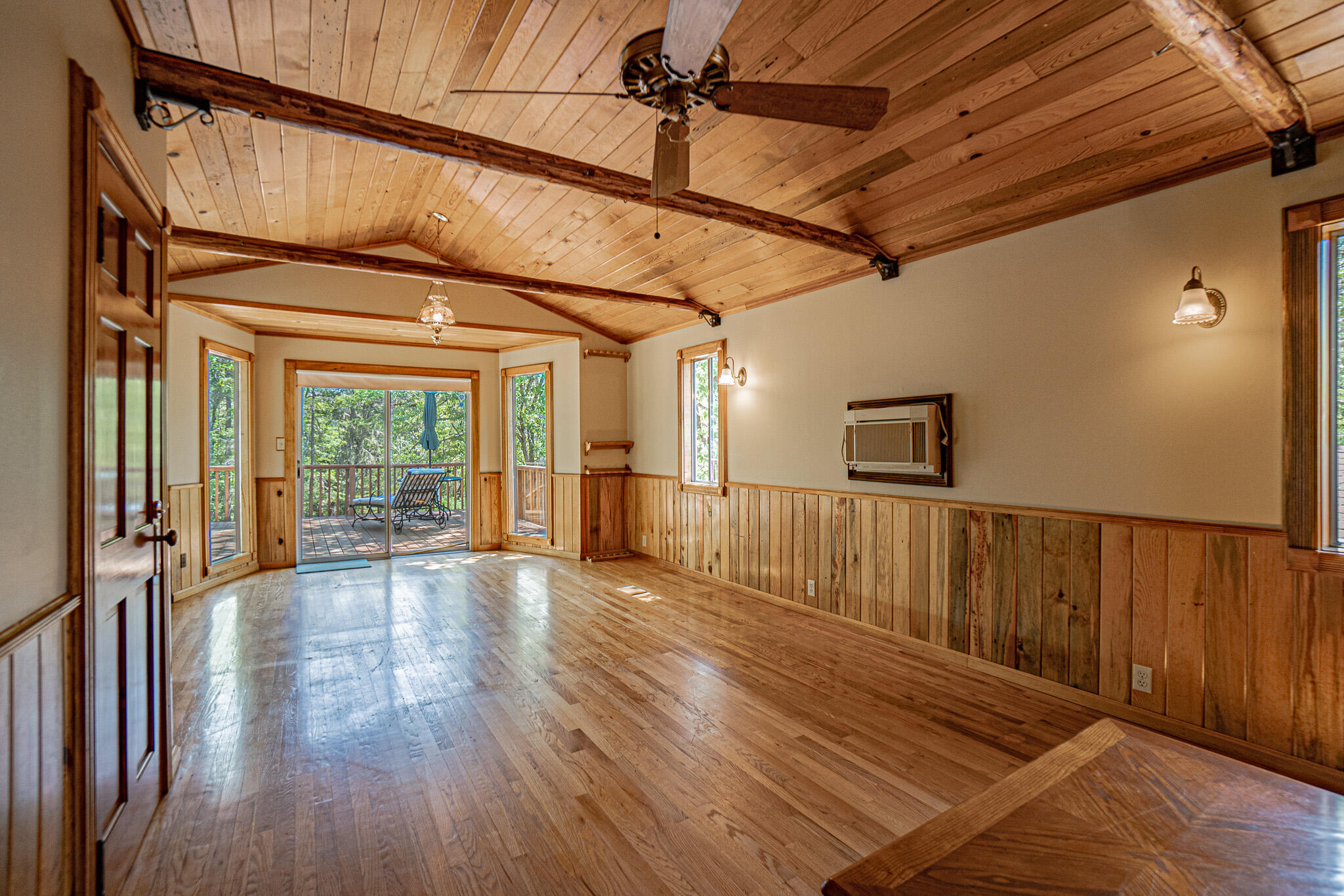 255 China Gulch Road Jacksonville, OR 97530 - Photo 21 of 47 Living space over garage