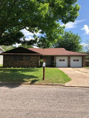 $1,450 | 1121 Patricia Drive, Sherman, TX 75090
