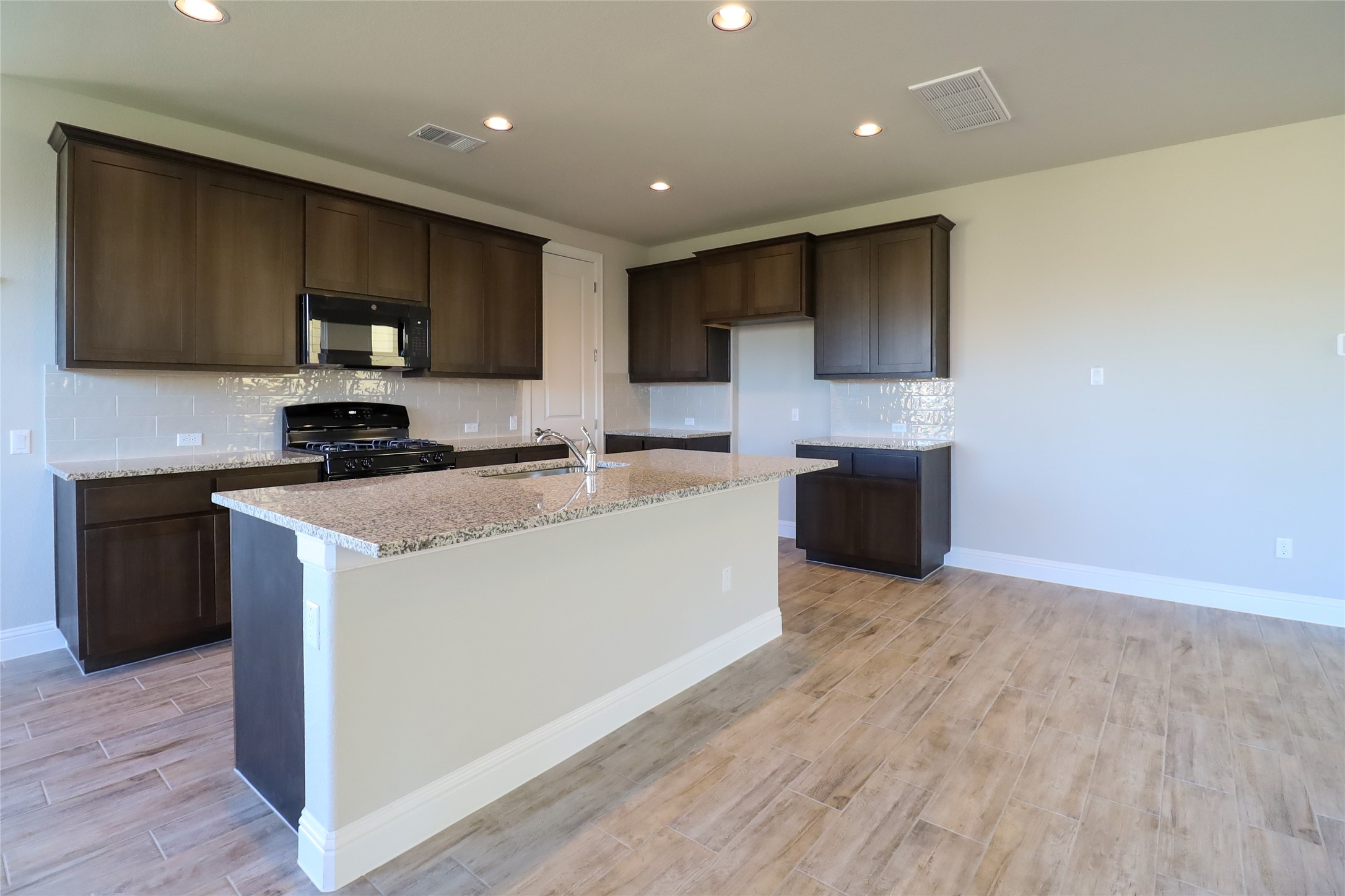 124 Free Stone Drive Georgetown, TX 78628 - Photo 7 of 26