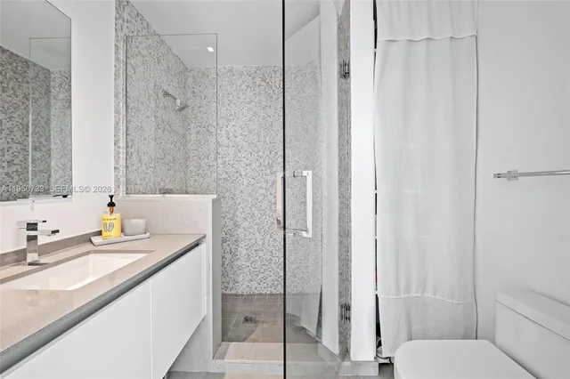 $7,500 | 88 Southwest 7th Street, Unit 3101, Miami, FL 33130