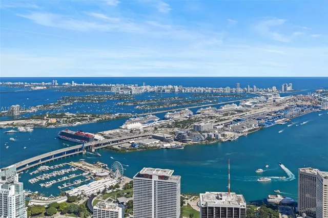 $7,500 | 88 Southwest 7th Street, Unit 3101, Miami, FL 33130