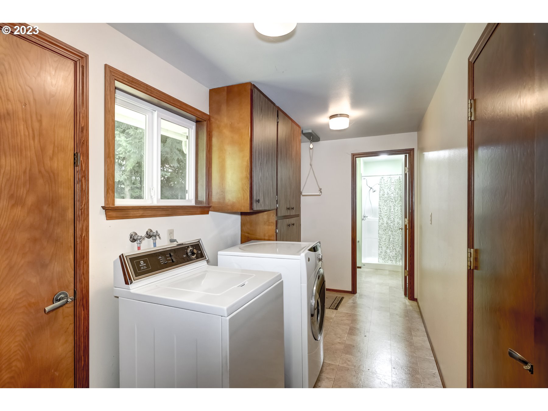 13100 Northwest Willis Road McMinnville, OR 97128 - Photo 27 of 38 a bathroom with a sink a mirror and a toilet