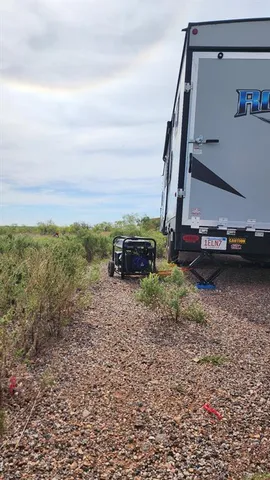 a view of a back yard