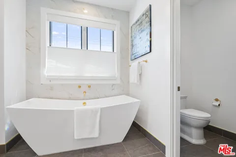$3,495,000 | 7500 Stewart Avenue, Los Angeles, CA 90045