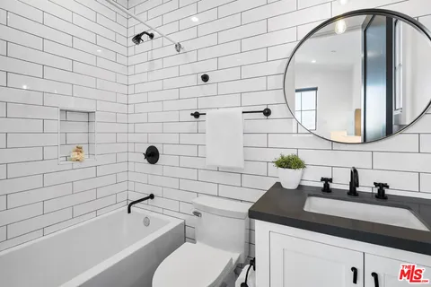 $3,495,000 | 7500 Stewart Avenue, Los Angeles, CA 90045