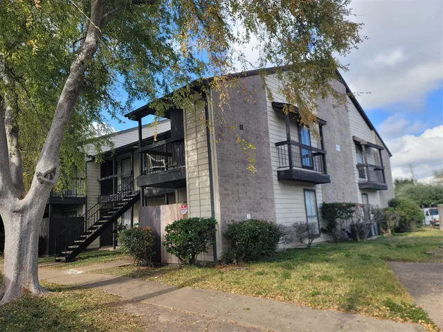 $750 | 12615 Brookglade Circle, Unit 409, Houston, TX 77099