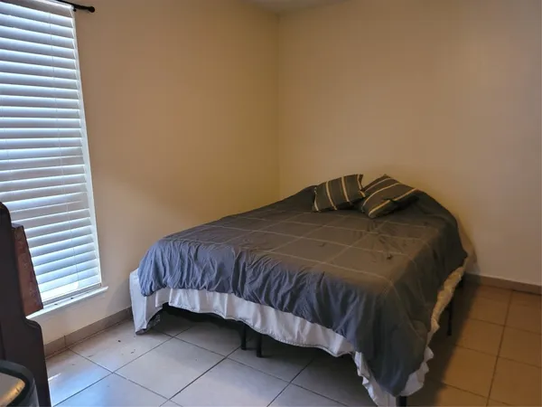 $750 | 12615 Brookglade Circle, Unit 409, Houston, TX 77099