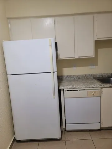 $750 | 12615 Brookglade Circle, Unit 409, Houston, TX 77099