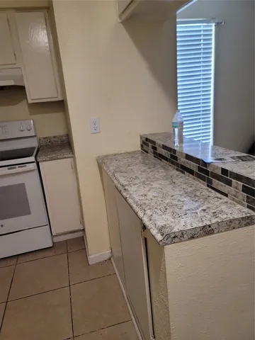 $750 | 12615 Brookglade Circle, Unit 409, Houston, TX 77099