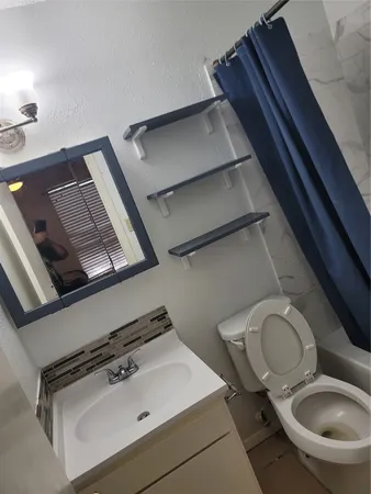 $750 | 12615 Brookglade Circle, Unit 409, Houston, TX 77099