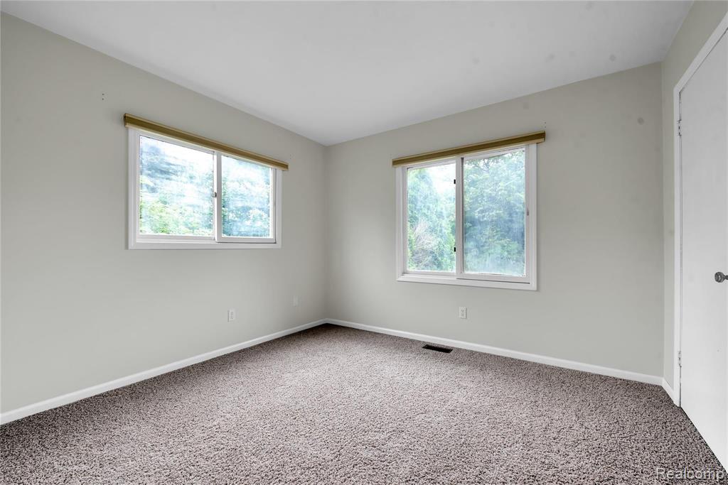 524 Keddle Road Howell, MI 48843 - Photo 17 of 35