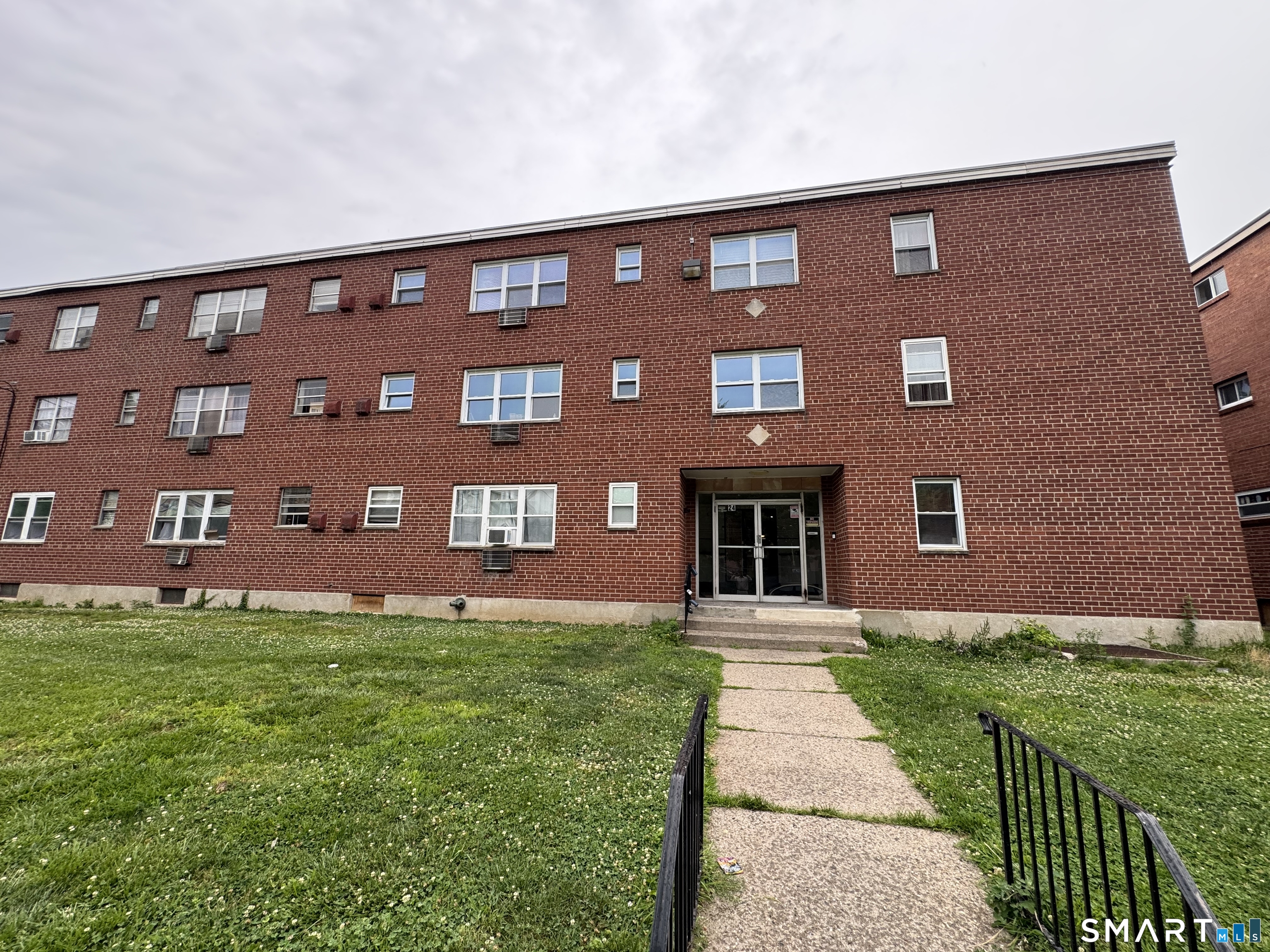 24 Merrill Street, Unit C1 Hartford, CT 06106 - Photo 1 of 14