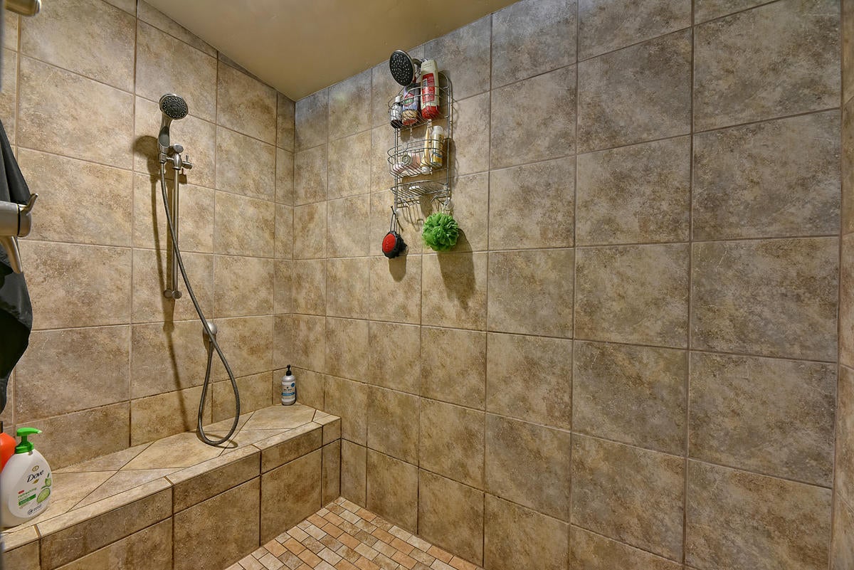 1559 Lonnon Road Grants Pass, OR 97527 - Photo 18 of 31 DSC_6884