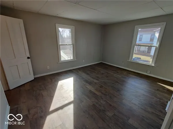 $595 | 106 West Pennsylvania Street, Unit B, Shelbyville, IN 46176