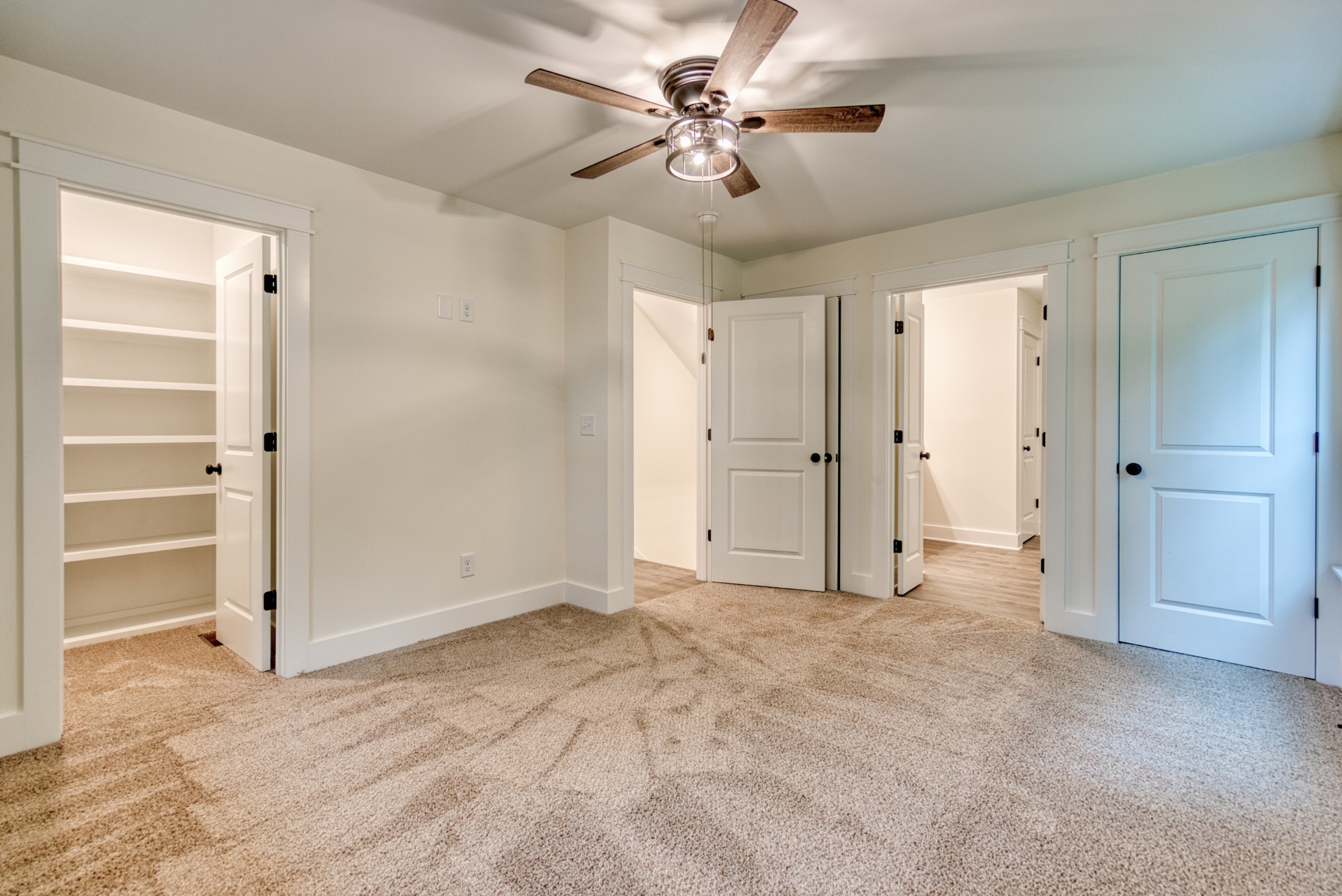 793 Spring Circle Springfield, TN 37172 - Photo 22 of 83 an empty room with closet and ceiling fan