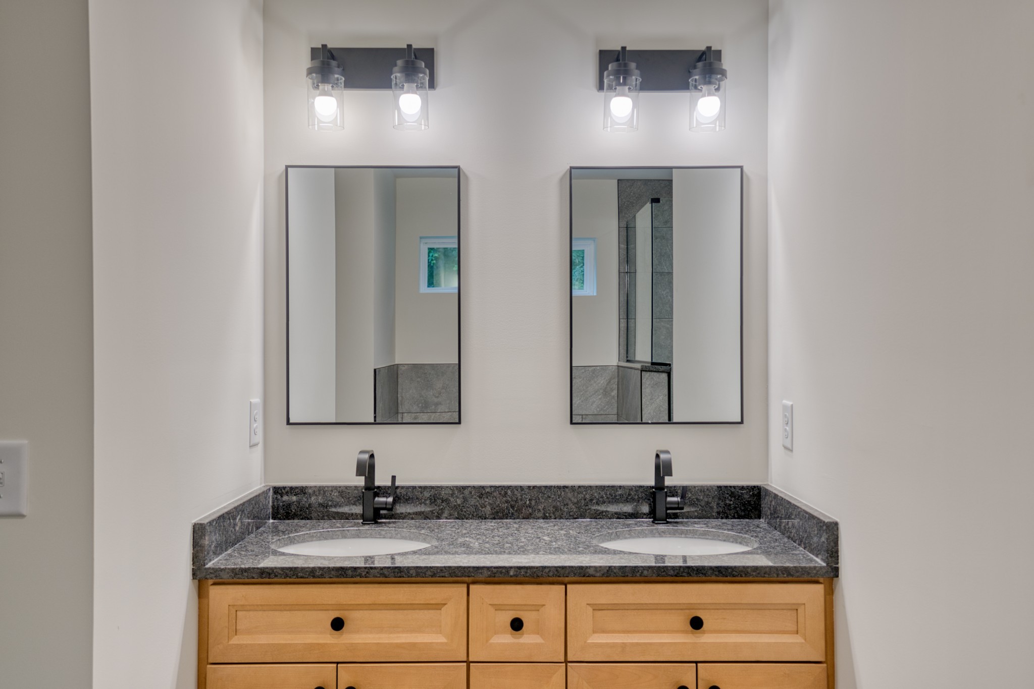 793 Spring Circle Springfield, TN 37172 - Photo 27 of 83 a bathroom with double vanity sinks and a mirror
