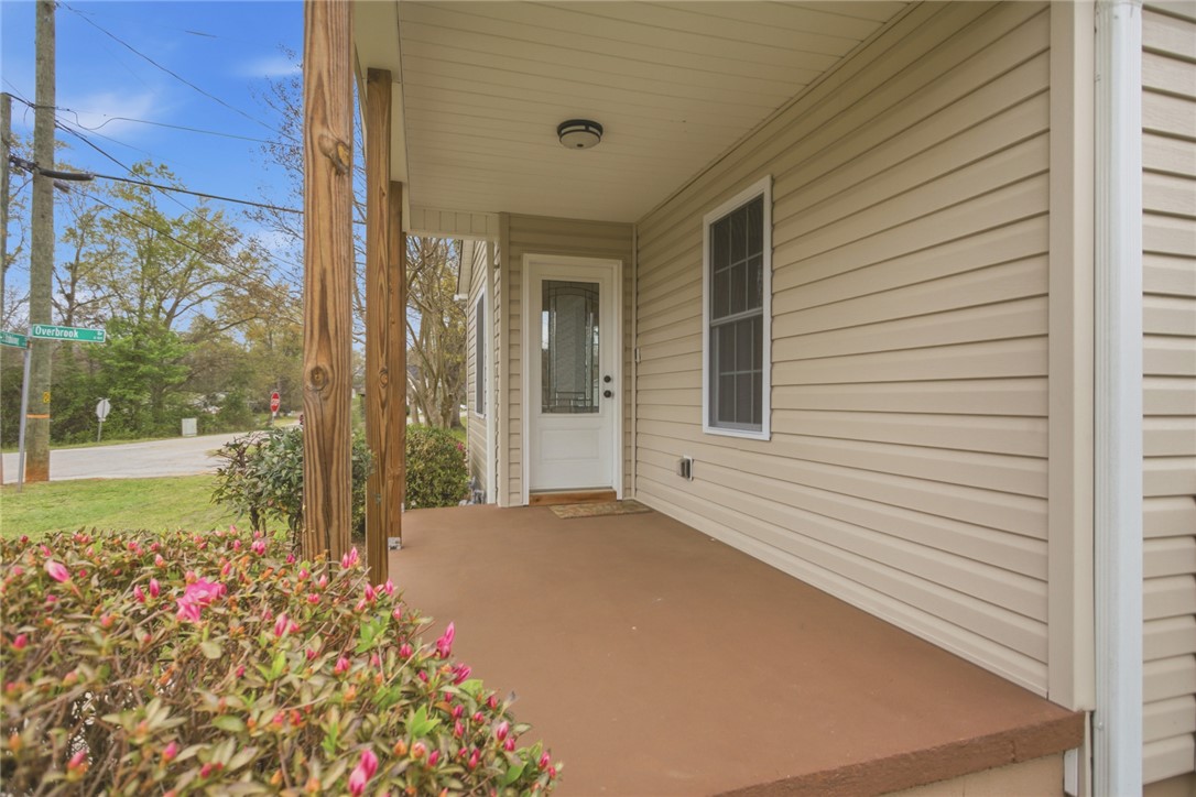 1000 Overbrook Drive Seneca, SC 29678 - Photo 3 of 31