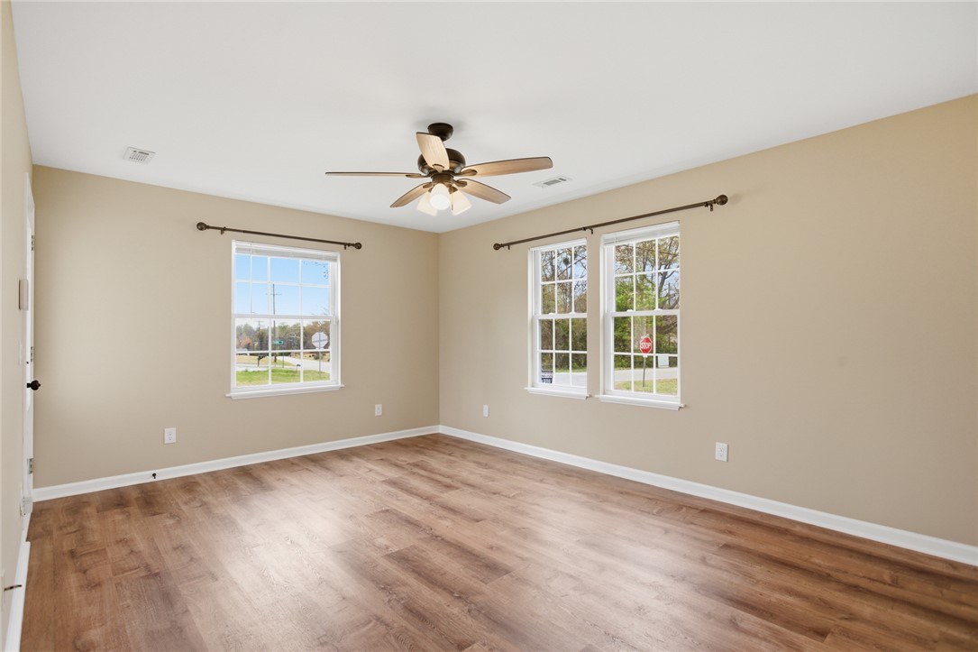 1000 Overbrook Drive Seneca, SC 29678 - Photo 7 of 31