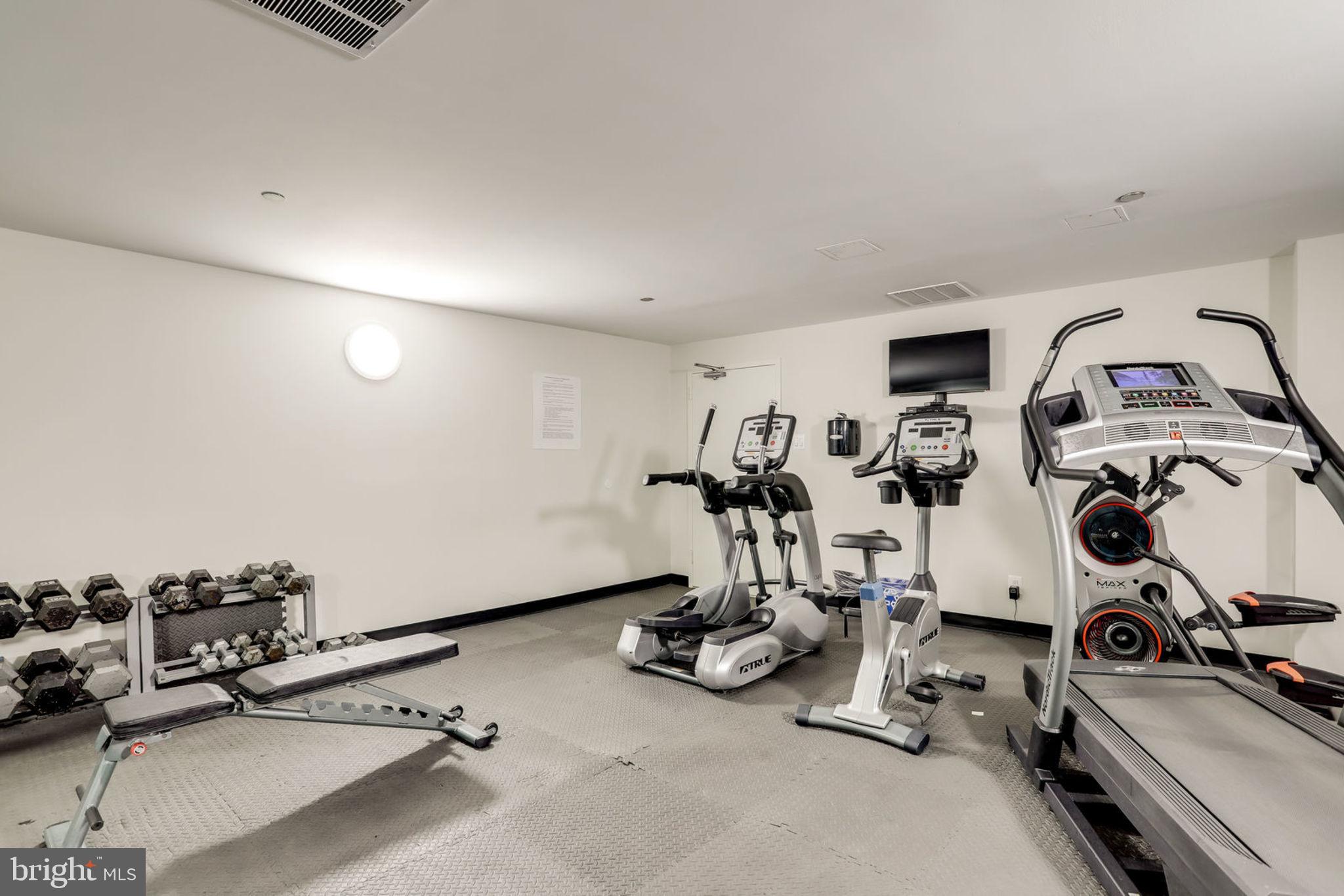 1301 North Courthouse Road, Unit 1506 Arlington, VA 22201 - Photo 35 of 46