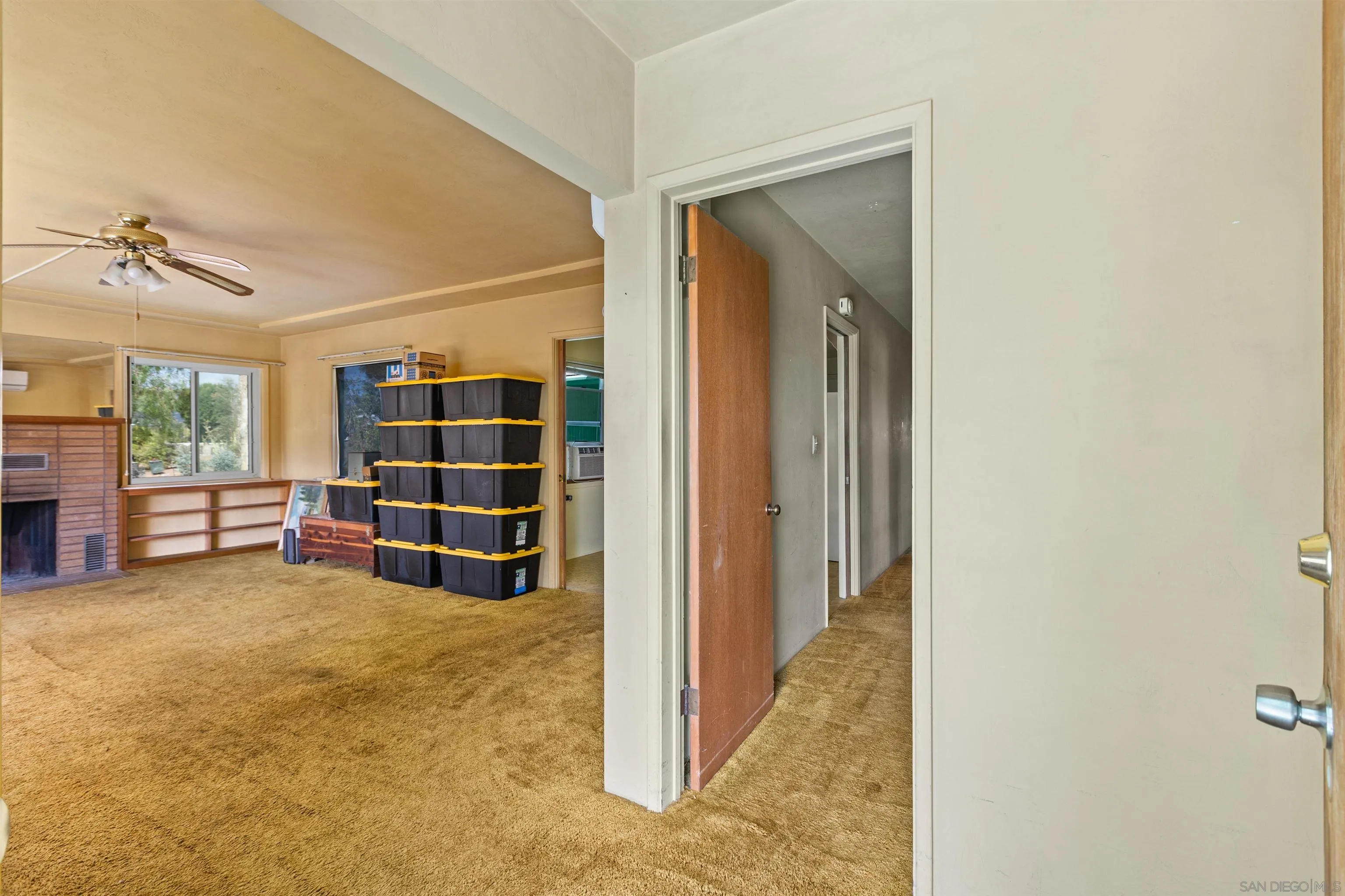 2439 Patterson Road Escondido, CA 92027 - Photo 15 of 36