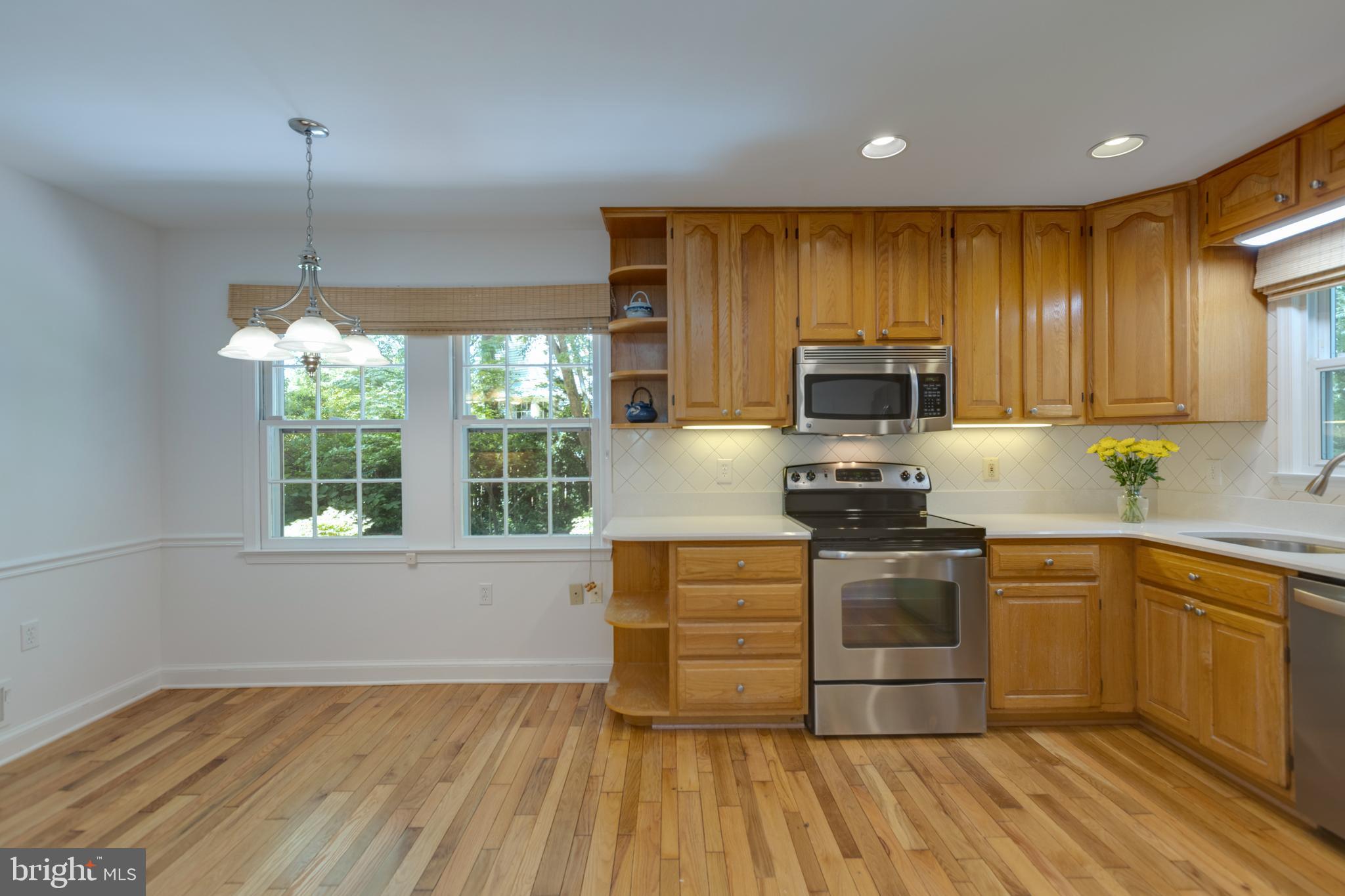 8238 Crown Court Road Alexandria, VA 22308 - Photo 14 of 57 Large kitchen with breakfast nook