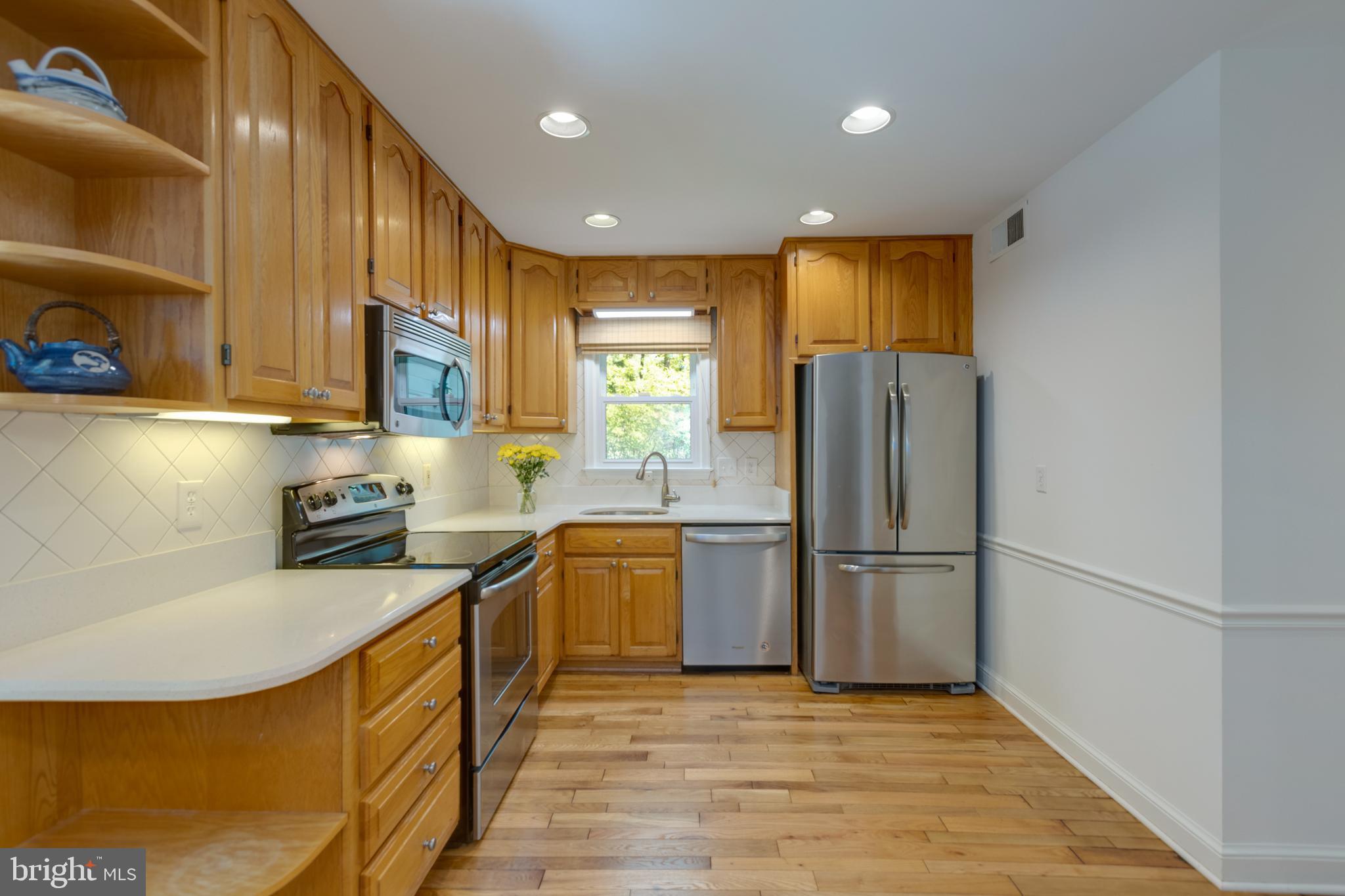 8238 Crown Court Road Alexandria, VA 22308 - Photo 16 of 57 Tons of cabinet space