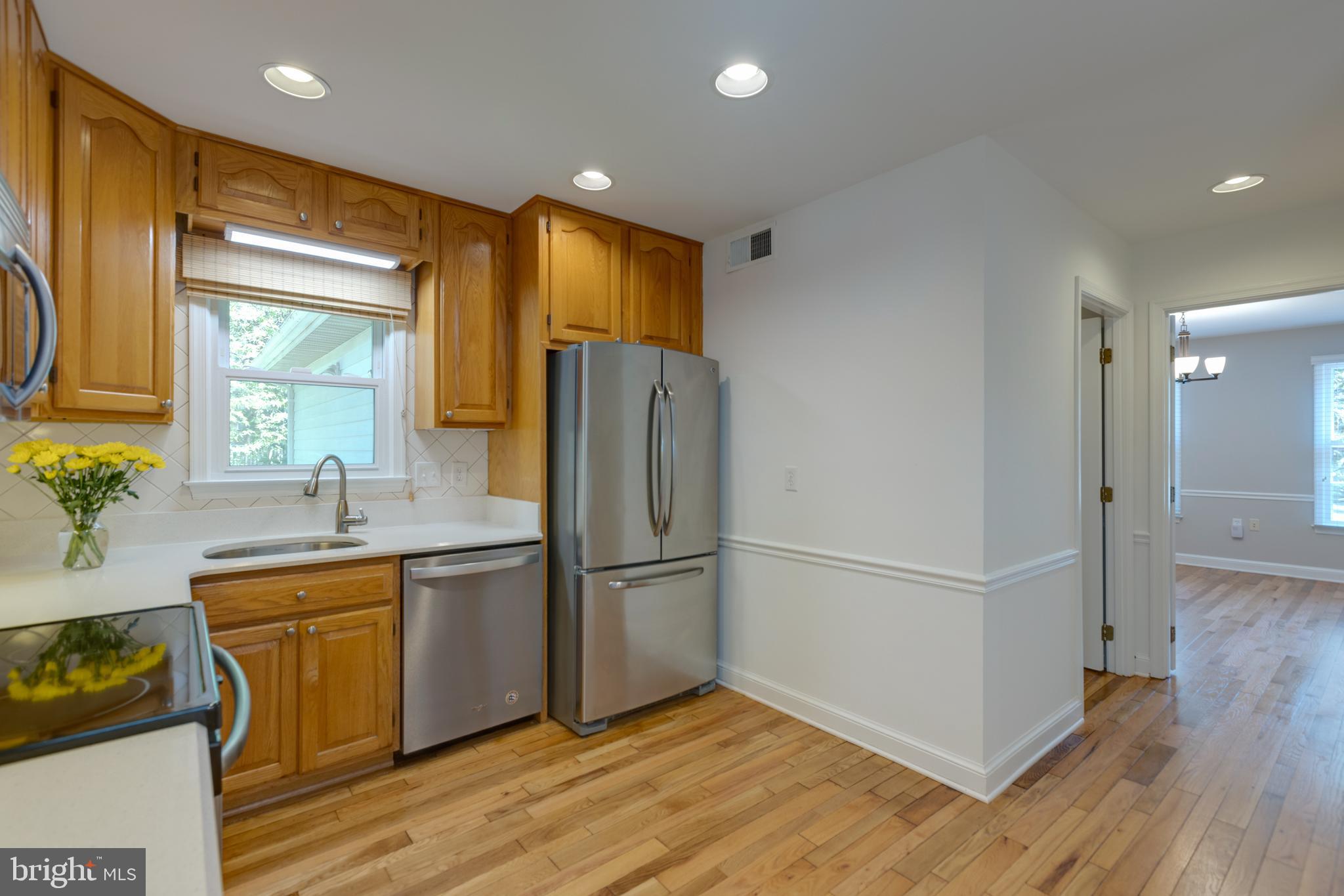 8238 Crown Court Road Alexandria, VA 22308 - Photo 17 of 57 Stainless steel appliances