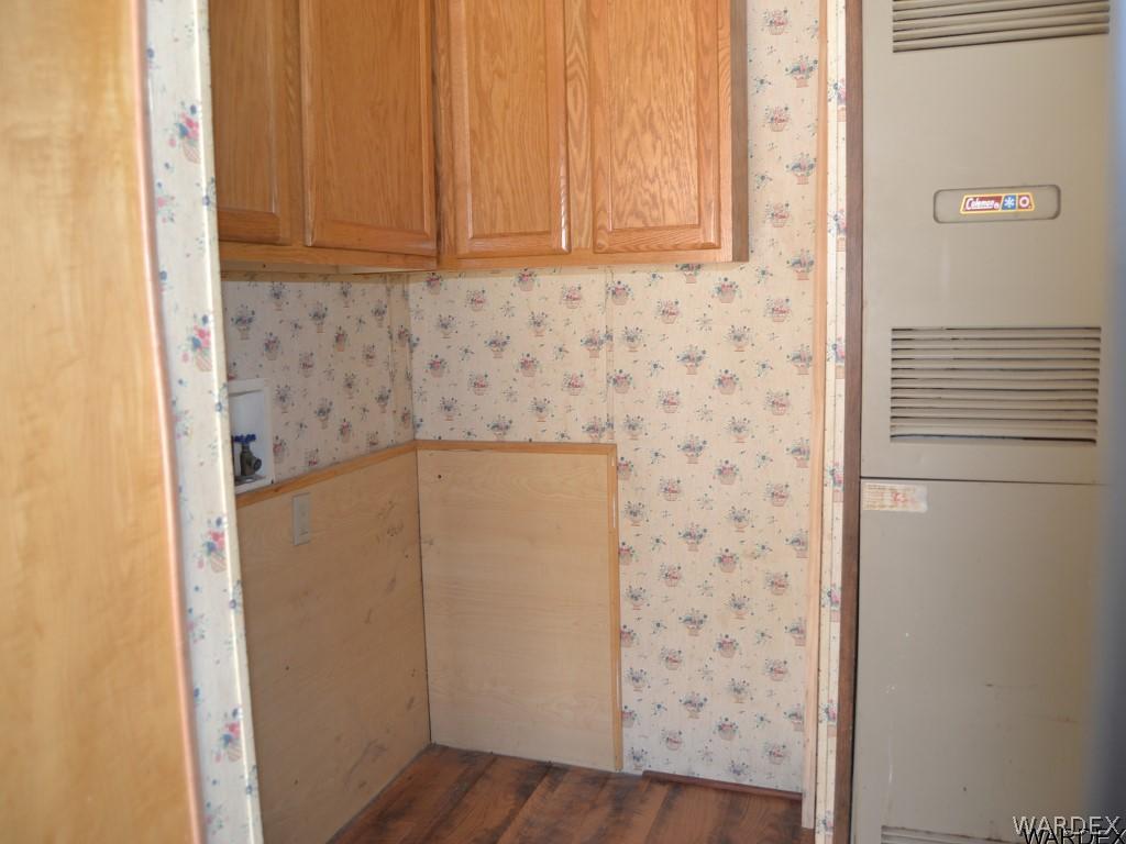 3521 North Bryce Road Golden Valley, AZ 86413 - Photo 17 of 22 Laundry Room