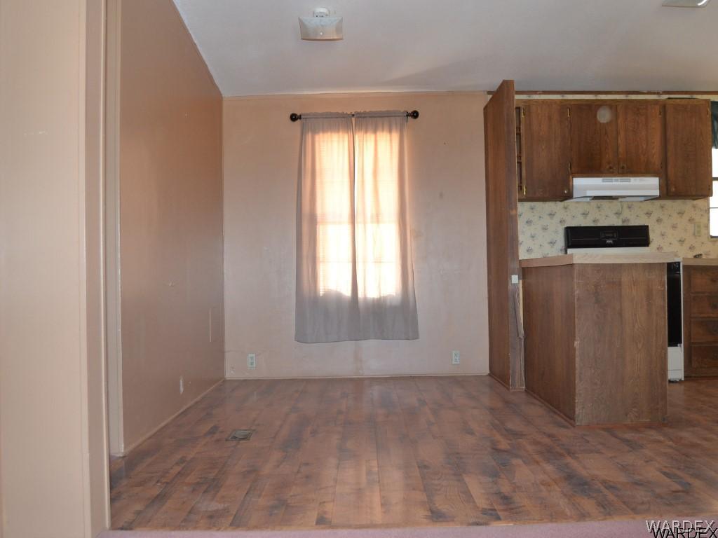 3521 North Bryce Road Golden Valley, AZ 86413 - Photo 3 of 22 Casual Dining