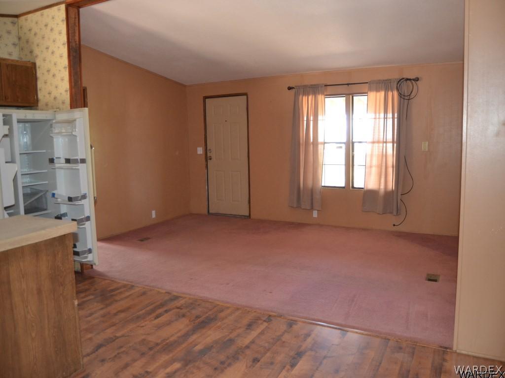 3521 North Bryce Road Golden Valley, AZ 86413 - Photo 5 of 22 Living Room