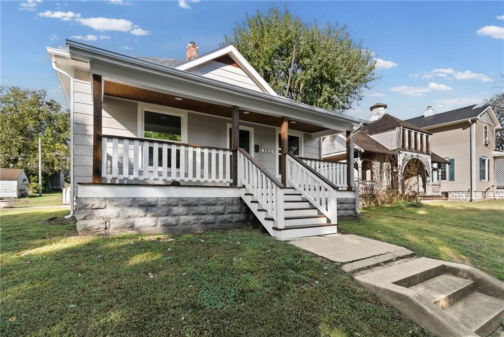 302 South Elm Street Sweet Springs, MO 65351 - Photo 4 of 30