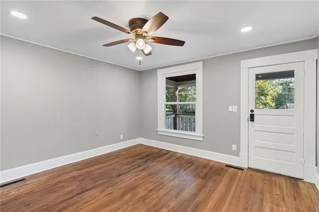 $172,000 | 302 South Elm Street, Sweet Springs, MO 65351