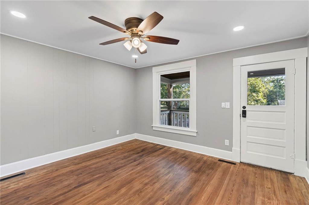 302 South Elm Street Sweet Springs, MO 65351 - Photo 5 of 30