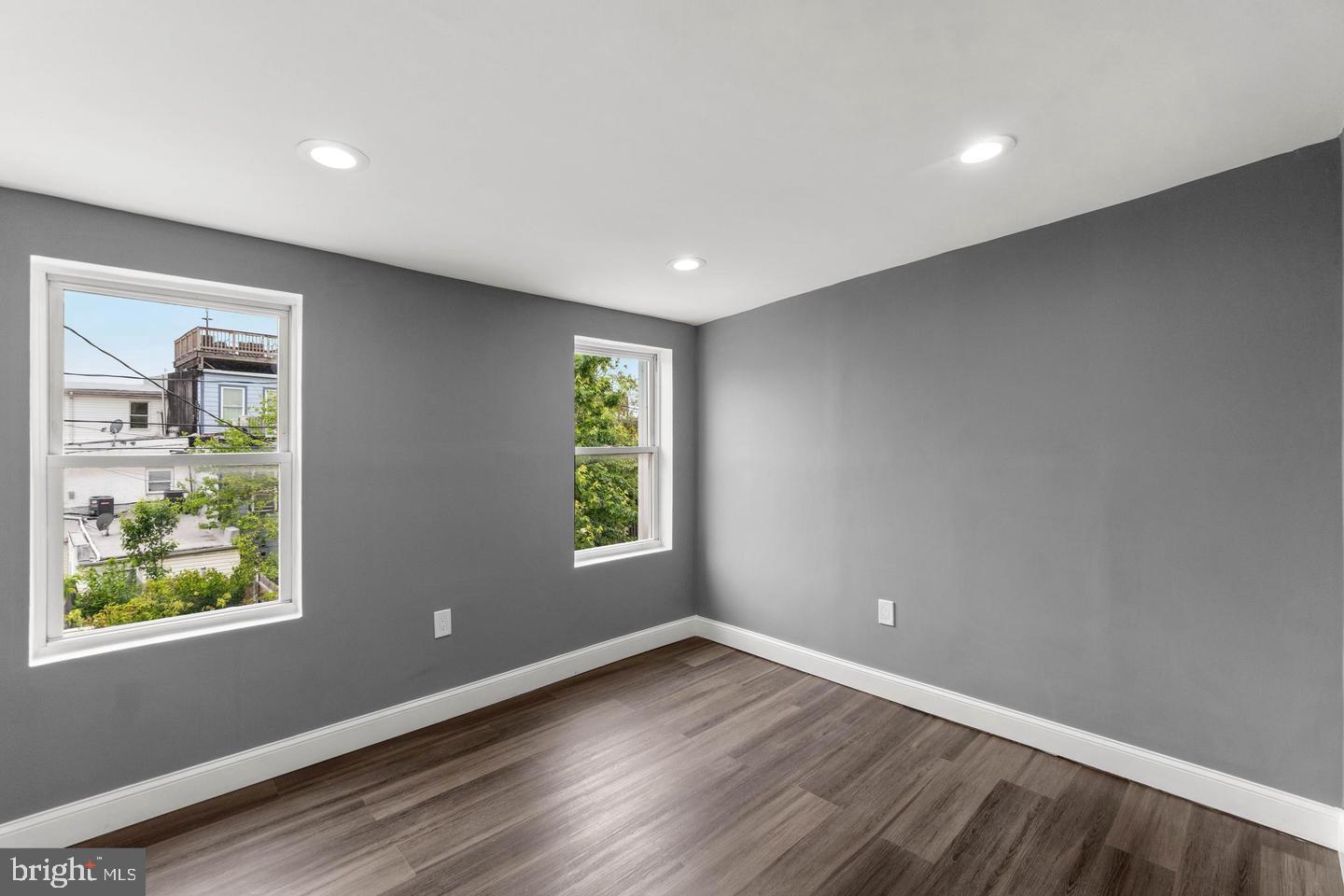 1524 Byrd Street Baltimore, MD 21230 - Photo 17 of 26 an empty room with windows