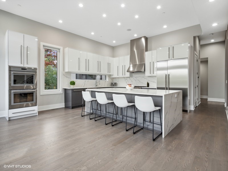 1341 Pfingsten Road Northbrook, IL 60062 - Photo 10 of 58